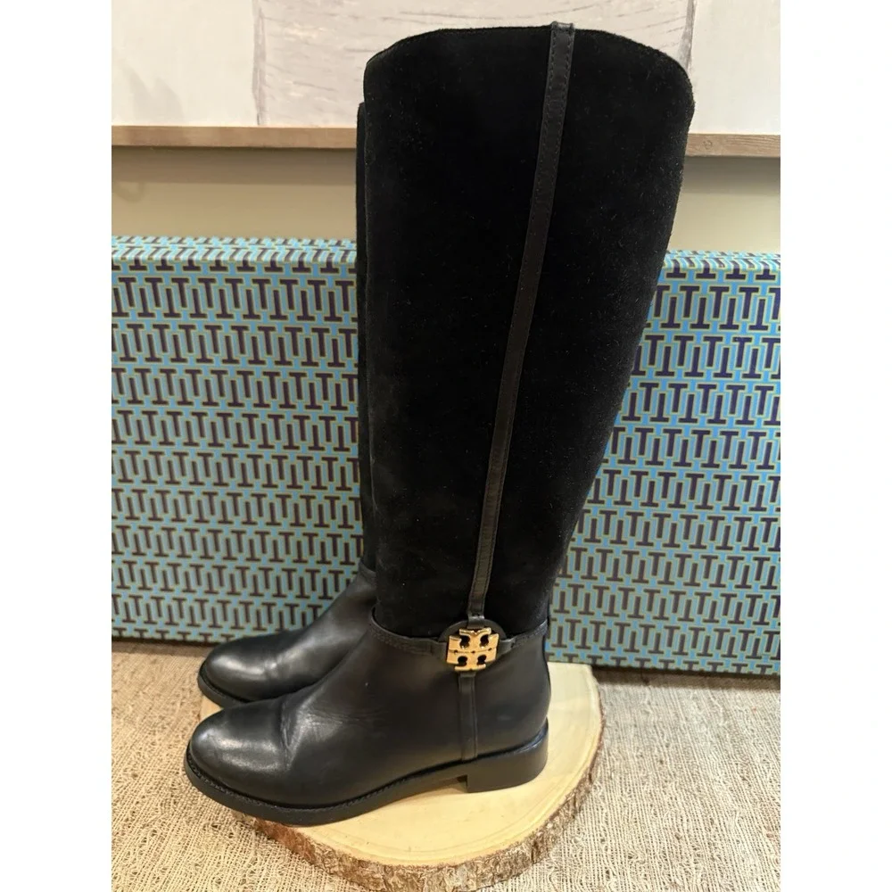 TORY‎ BURCH Miller Knee Riding Boot GOLD LOGO LEATHER SUEDE BLACK Sz-7.5 550$